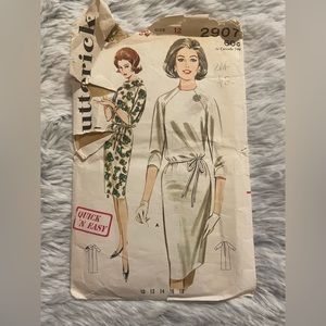 CUT RARE VINTAGE Butterick Raglan Sleeve Dress sewing pattern